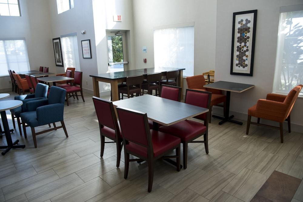Holiday Inn Express Hotel & Suites Lexington-Downtown University By Ihg Екстериор снимка