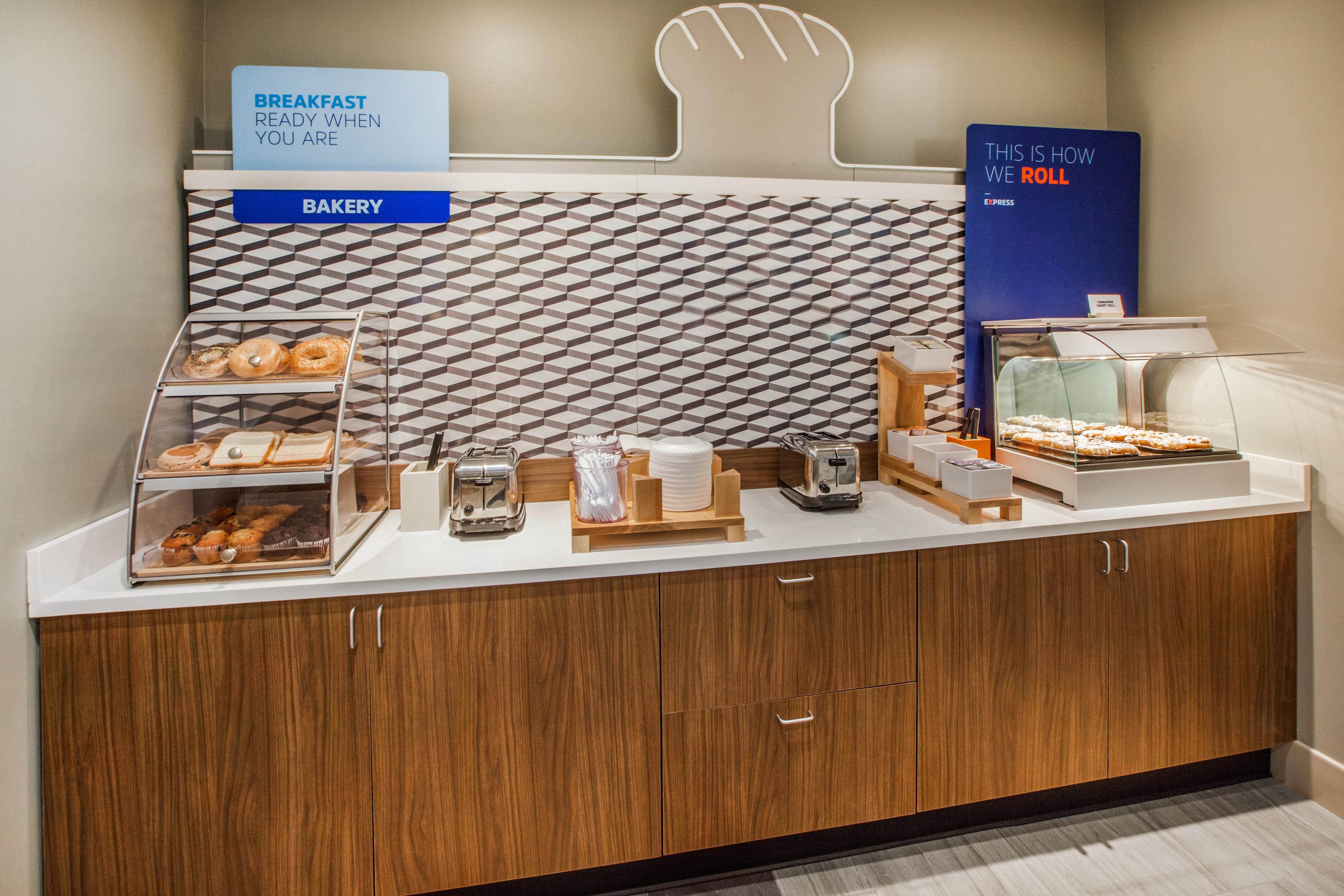 Holiday Inn Express Hotel & Suites Lexington-Downtown University By Ihg Екстериор снимка