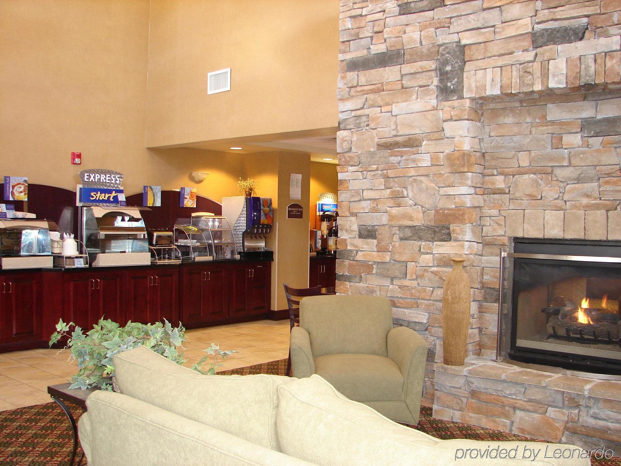 Holiday Inn Express Hotel & Suites Lexington-Downtown University By Ihg Екстериор снимка