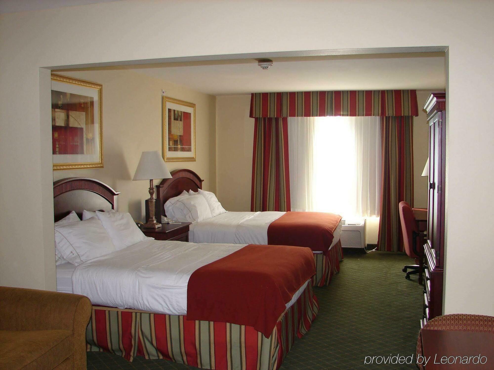 Holiday Inn Express Hotel & Suites Lexington-Downtown University By Ihg Стая снимка